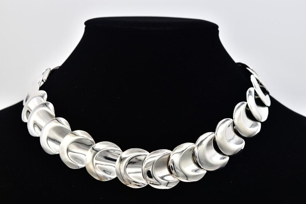 Vintage NOS Silver Tone Crescent Link Sculptural Collar Necklace 1980s 90s NS2